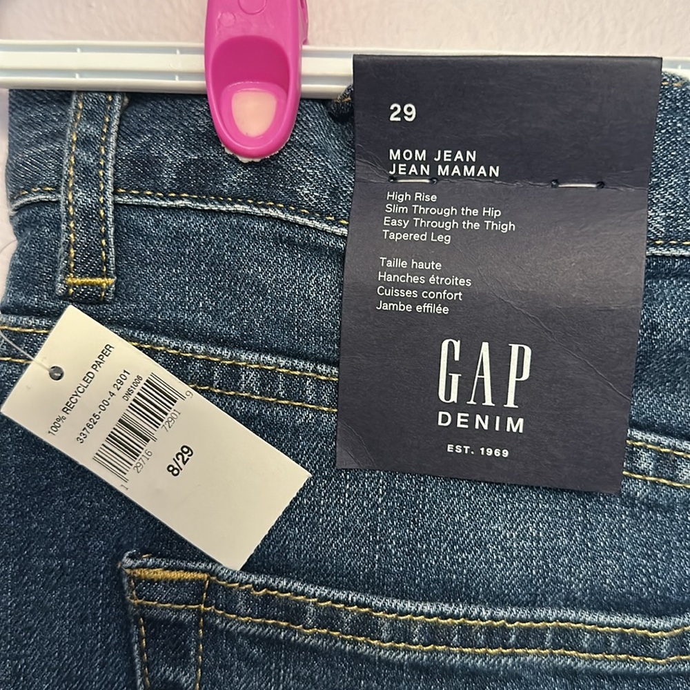NWT GAP High Rise Mom Jean - Picture 2 of 4